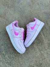 Load image into Gallery viewer, Pink Sashiko Forces Size 10.5M

