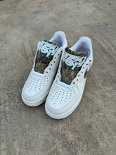 Load image into Gallery viewer, Cream Sashiko Forces Size 11M
