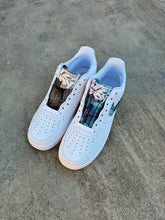 Load image into Gallery viewer, Multi Color Sashiko Forces Size 10.5M
