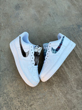 Load image into Gallery viewer, Multi Color Sashiko Forces Size 10.5M
